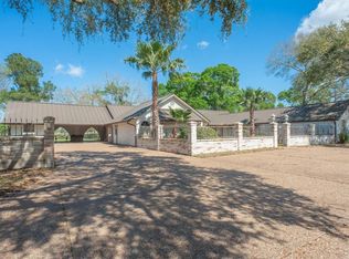 3008 Green Tee Dr, Pearland, TX 77581