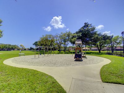 219 Charter Way, West Palm Beach, FL, 33407