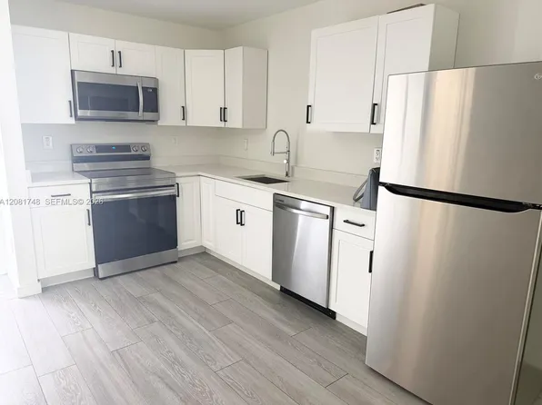 208 Meridian Ave, Miami Beach, FL