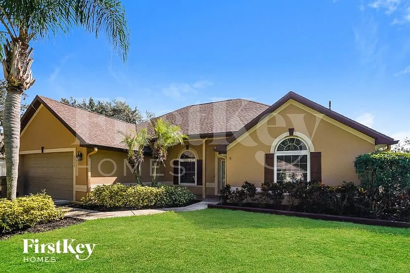 4 bed, 2.0 bath, 2613 sqft, $2,955 — Photo 2