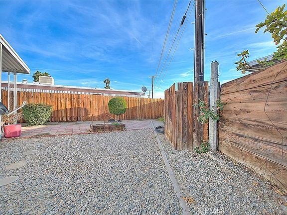 4th image of 32565 Saint Andrews Dr