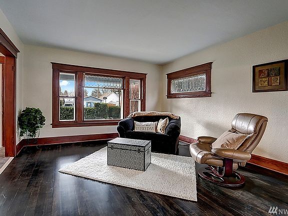 3rd image of 217 118th St S