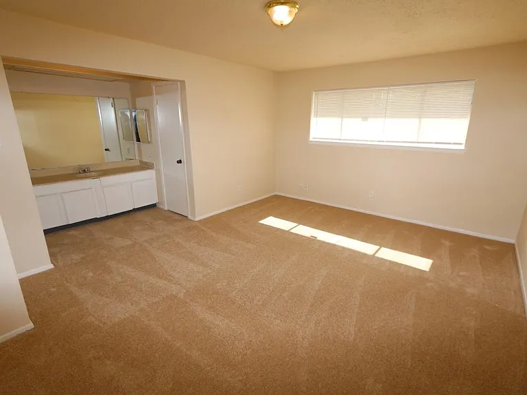 9618 Rapid River Ln — Photo 10