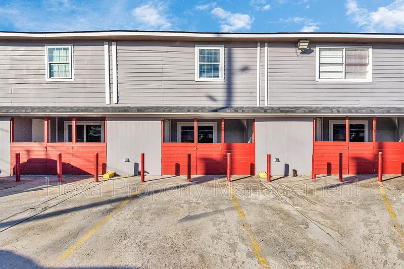 Brittmoore Townhouses — Photo 2