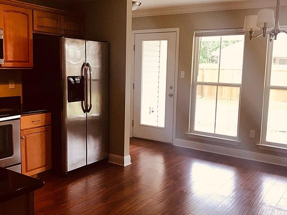 4th image of 203 Lantana Blvd