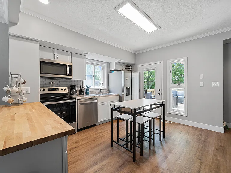 503 N William St — Photo 11