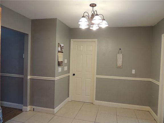5th image of 601 William Ave