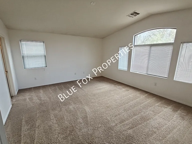 8262 W Zlacket Dr — Photo 5