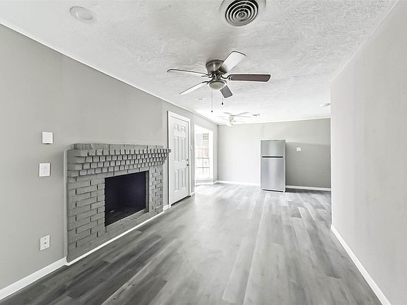 4th image of 14249 Brownsville St