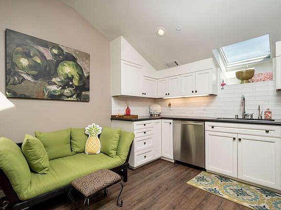 5th image of 2044 Fairmont Dr