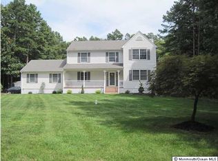 17 Woods Rd, New Egypt, NJ 08533
