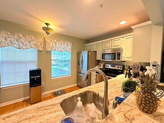 4th image of 633 Danbury Rd APT 18