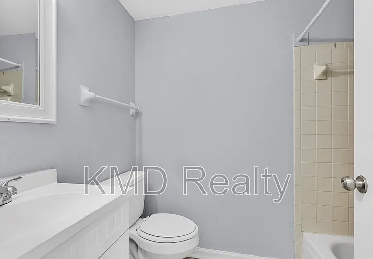 1624 Arlyn Cir #H — Photo 13