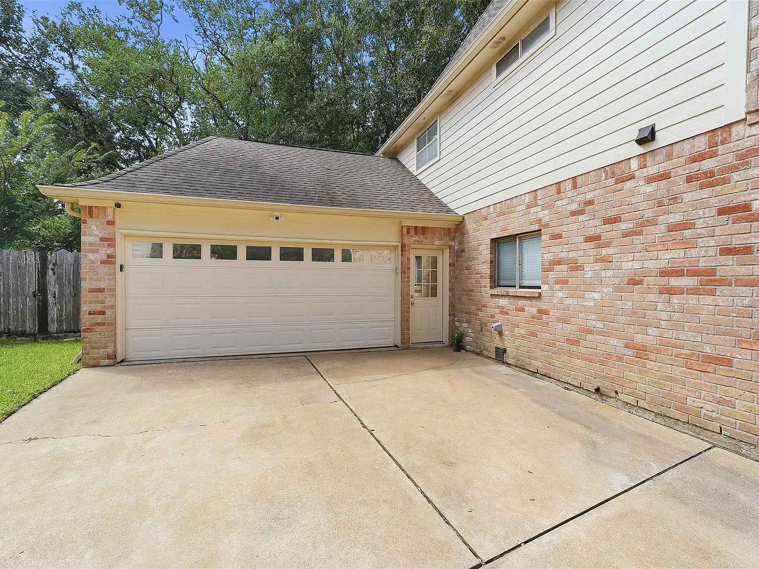 4 bed, 3.5 bath, 3094 sqft, $3,200 — Photo 4