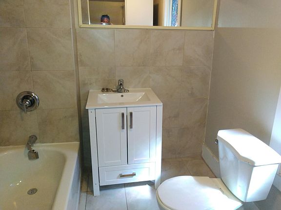 4th image of 1570 Goyeau St #Ur