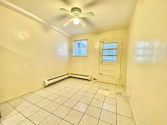 2nd image of 21-04 Hoyt Ave S #1