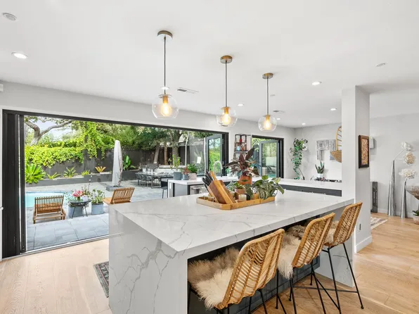 1820 Santa Cruz Ave, Menlo Park, CA 94025
