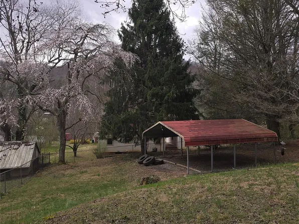 15 Season Ln, Asheville, NC 28805