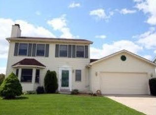 1488 Maplewood Dr, Saline, MI 48176