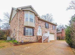 3820 Anderson Rd, Nashville, TN 37217