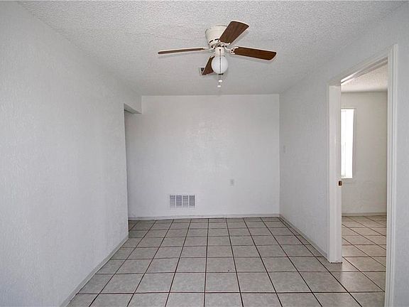 2nd image of 162 Dixon Pl