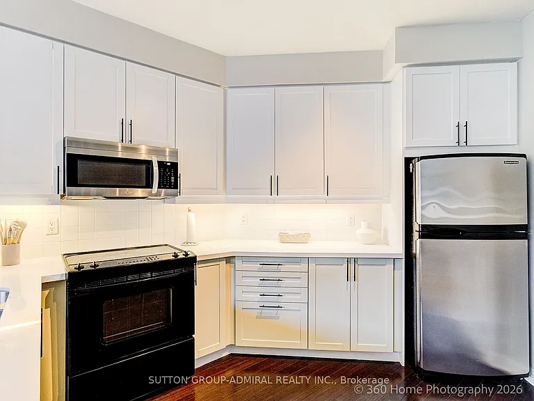 901 Queen St W #208 — Photo 9