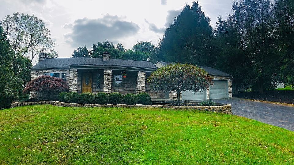 1st image of 229 Queens Drive N
