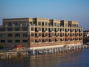 Boat slip w large dock area