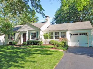 841 Victoria Pl, Saint Louis, MO