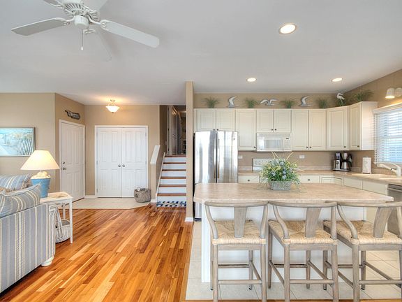 5th image of 2208 West Ave APT 1
