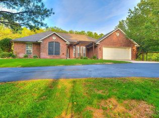 9803 Arapaho Dr, Norman, OK 73026