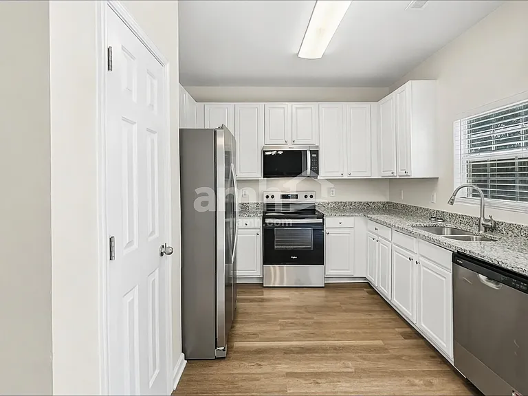 4108 Hampstead Village Dr — Photo 3