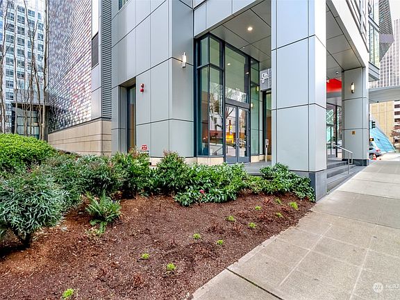 3rd image of 909 5th Avenue #501
