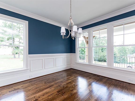 4th image of 248 Sicily Dr