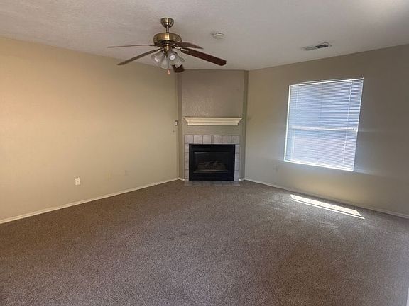 2nd image of 6405 La Habra Ln NE