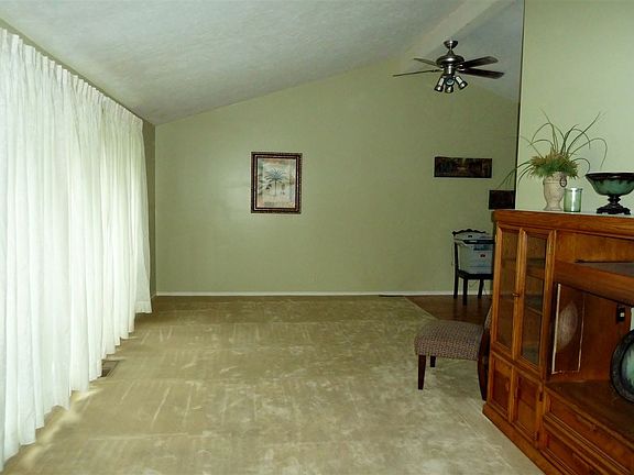 2nd image of 2328 Sylvan Ln