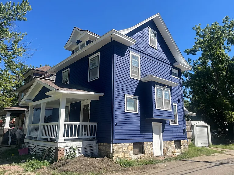 1011 SW Huntoon St — Photo 2