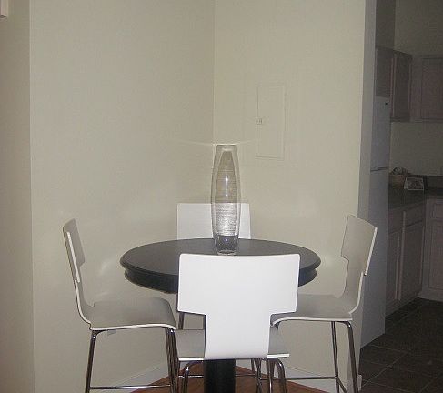 4th image of 2401 E Franklin St APT 205