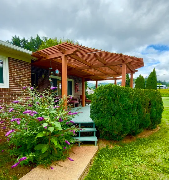 100 Shannondoah Dr — Photo 2