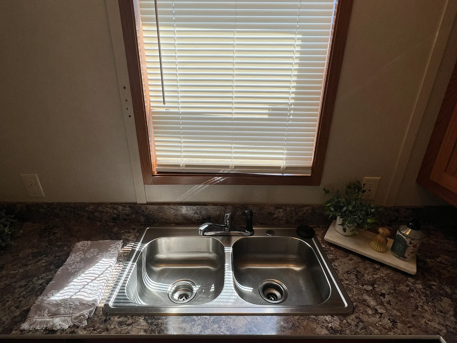 3 bed, 1000 sqft, $1,175 — Photo 4