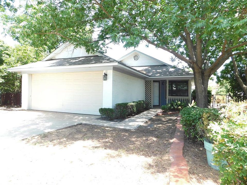 1st image of 404 Woodson Cir