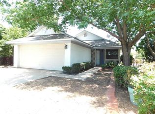 404 Woodson Cir, Denton, TX 76209
