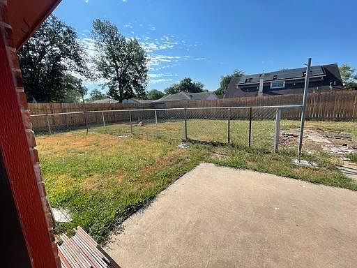 2nd image of 842 Robinwood Dr