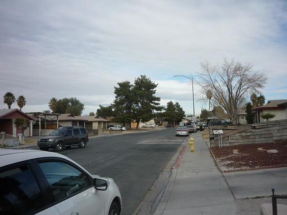 4th image of 11 Yew Ave