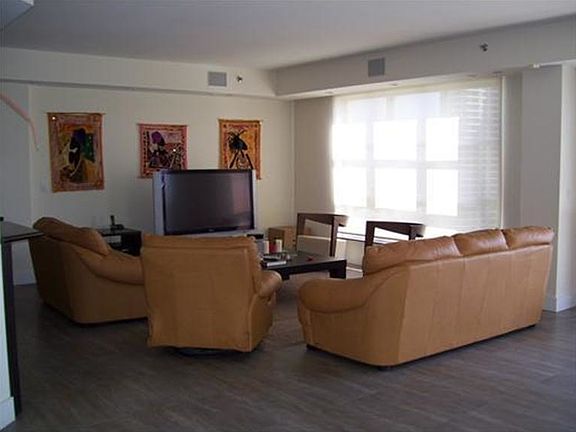 5th image of 3600 Mystic Pointe Dr APT 1718