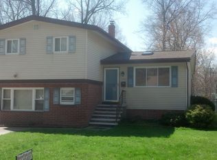 33400 Morris Ave, Eastlake, OH 44095