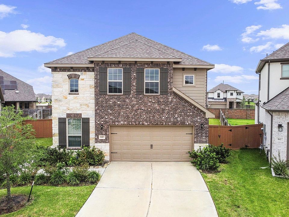 1st image of 837 Laguna Green Ln