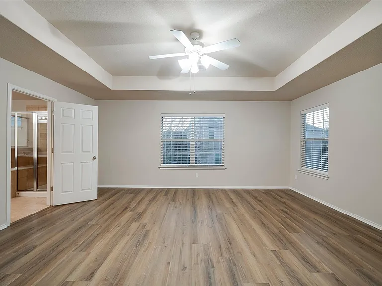 185 Hometown Pkwy — Photo 33