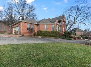2204 Crown Point Dr, Cape Girardeau, MO 63701