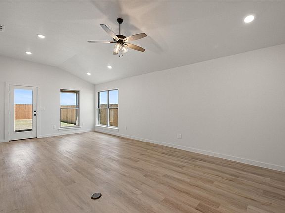 4th image of 2418 Bryan Ave